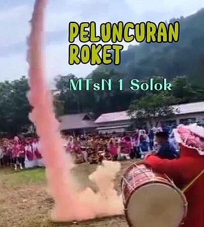 Tim RobLok Unjuk Gigi Melalui Atraksi Roket pada Pawai Alegoris HUT RI ke-81