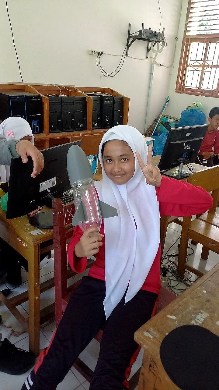 Siap Ramaikan Pawai Elegoris, Tim RobLok Siapkan Atraksi Roket